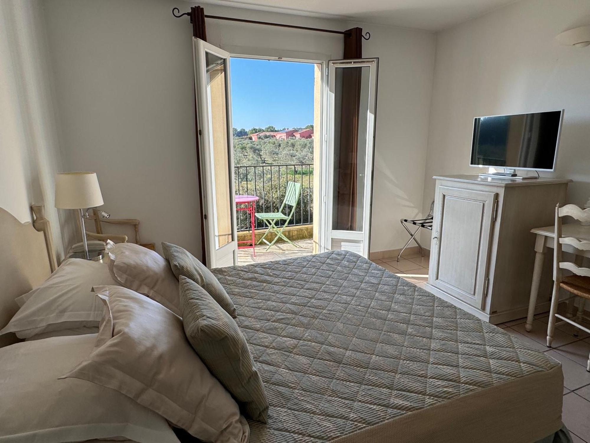 Hotel Terriciae Aux Portes De Maussane Les Alpilles Екстер'єр фото