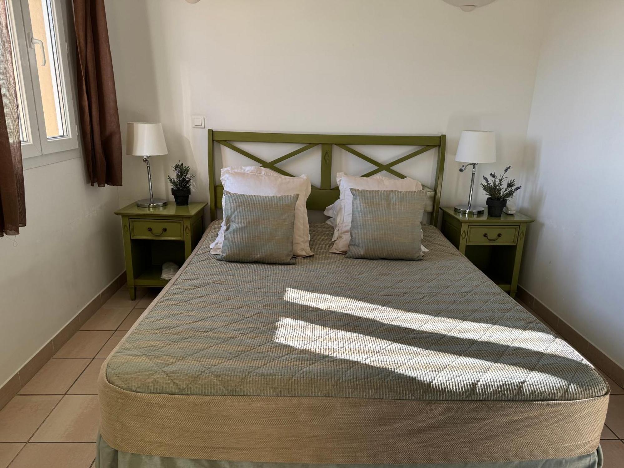 Hotel Terriciae Aux Portes De Maussane Les Alpilles Екстер'єр фото