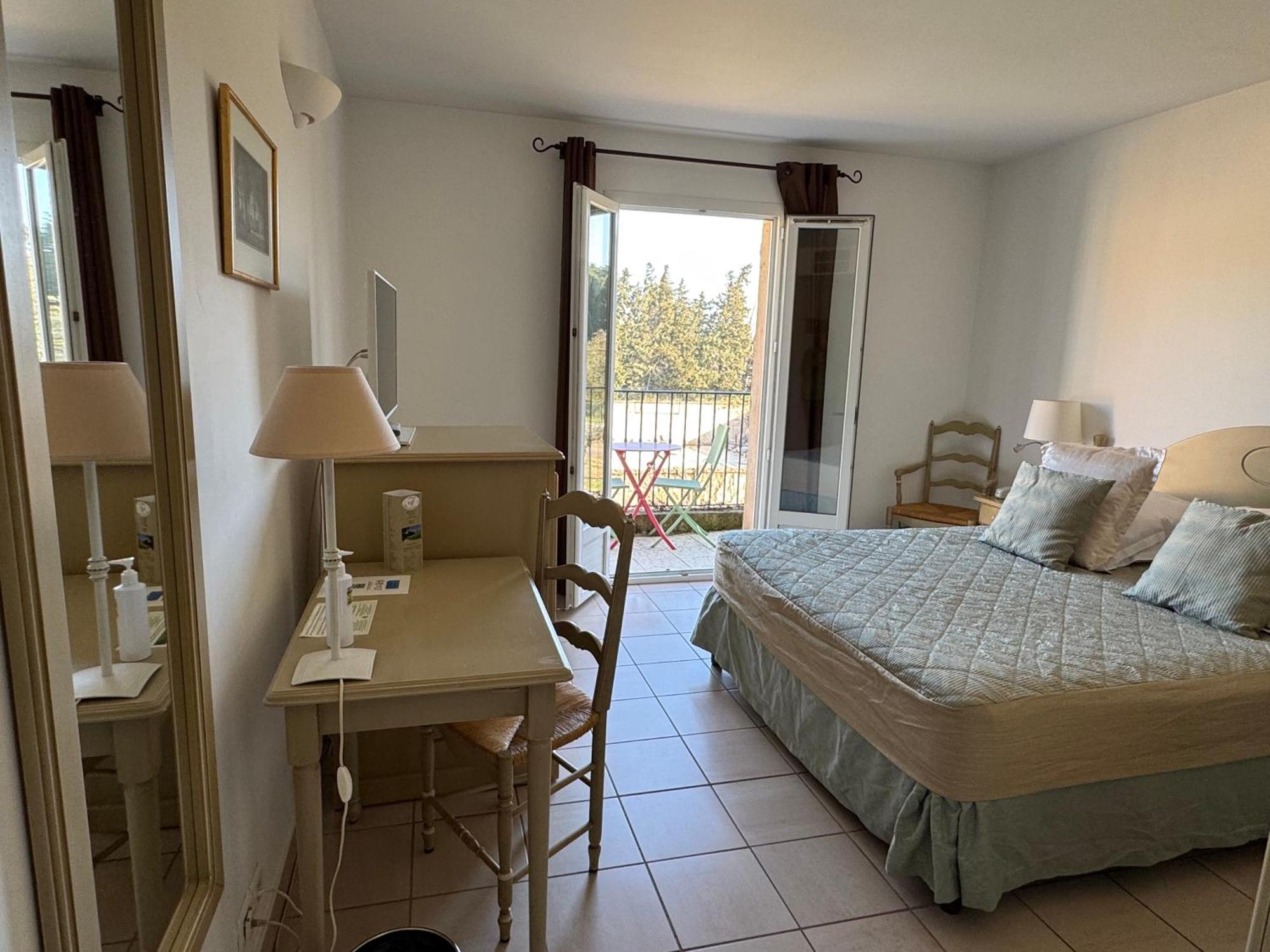 Hotel Terriciae Aux Portes De Maussane Les Alpilles Екстер'єр фото