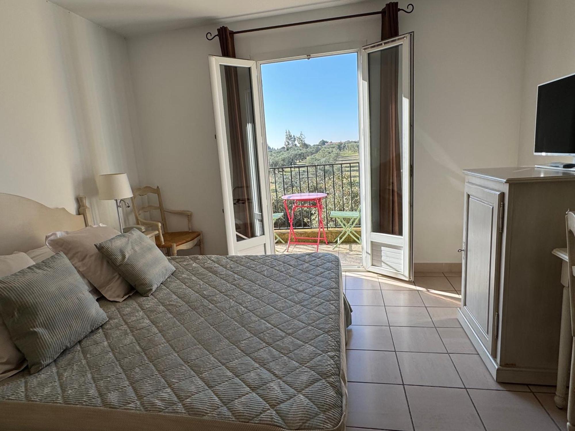 Hotel Terriciae Aux Portes De Maussane Les Alpilles Екстер'єр фото