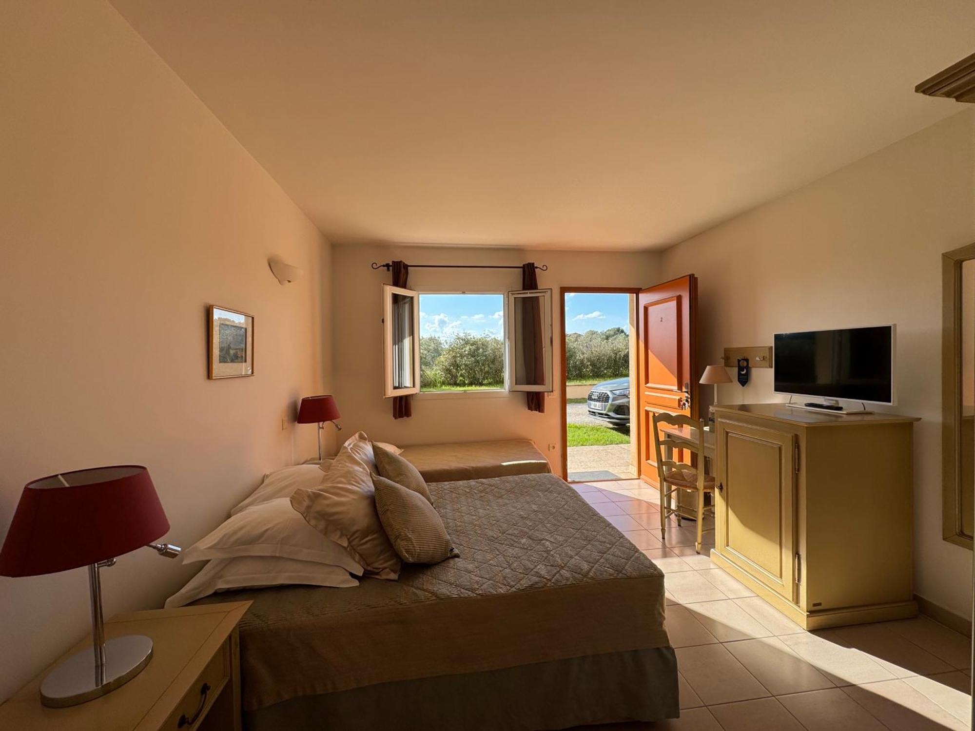Hotel Terriciae Aux Portes De Maussane Les Alpilles Екстер'єр фото